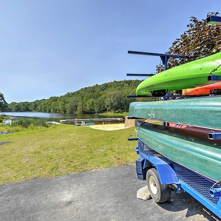 Poconos Family Home - Near Falls With Resort Perks! ブッシュキル エクステリア 写真